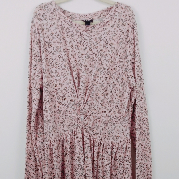 2/$35 🌿 Dusty Pink Floral Knit Long Sleeve Dress - Picture 2 of 4